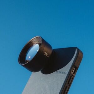 Moment 58mm Tele Mobile Lens + FREE Rugged iPhone 12 Case